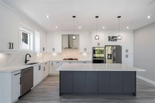 124 Hawk Point Rd, Nanaimo, BC V9T 5W2