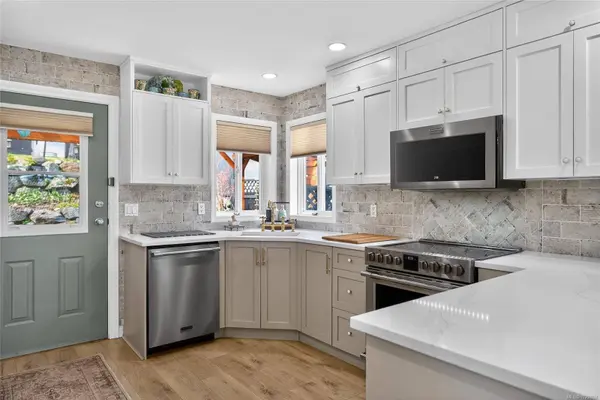 6162 Sayward Rd, Duncan, BC V9L 5K1