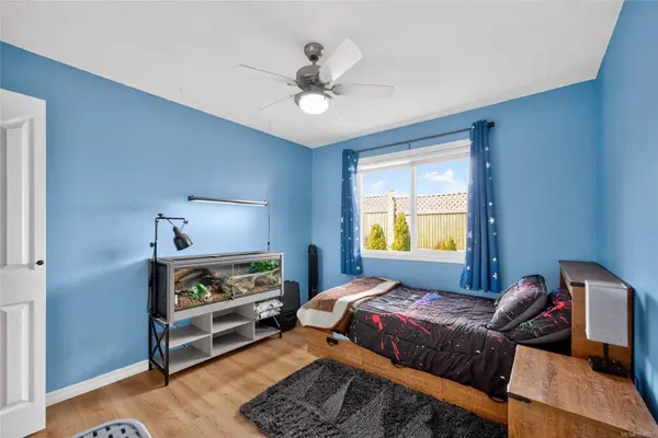 921 Esslinger Rd, Parksville, BC V9P 2R1