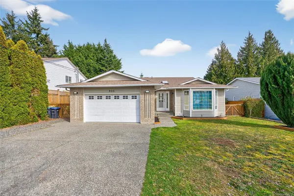 921 Esslinger Rd, Parksville, BC V9P 2R1