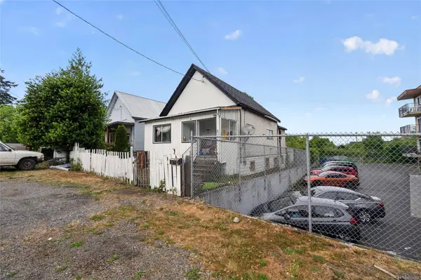 674 Farquhar St, Nanaimo, BC V9R 2E5