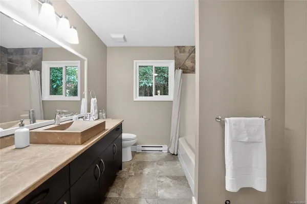 5691 Brookwood Dr, Nanaimo, BC V9T 5P3