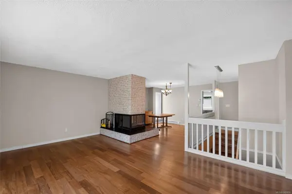 3538 Fairview Dr, Nanaimo, BC V9T 4R6