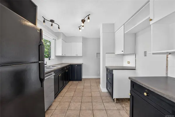 650 Hunter St, Nanaimo, BC V9S 1R1