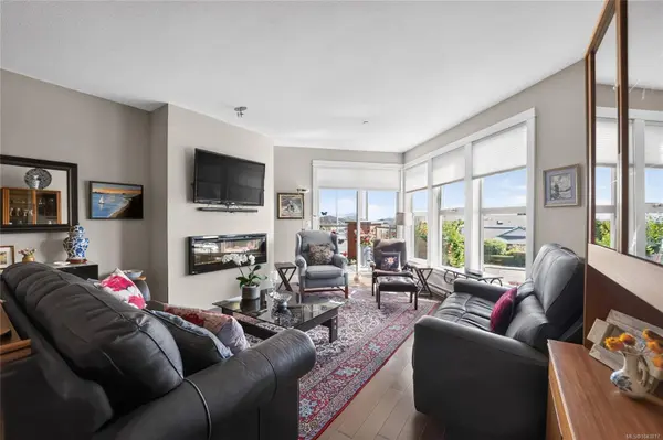 6310 McRobb Ave ##206, Nanaimo, BC V9V 1W8