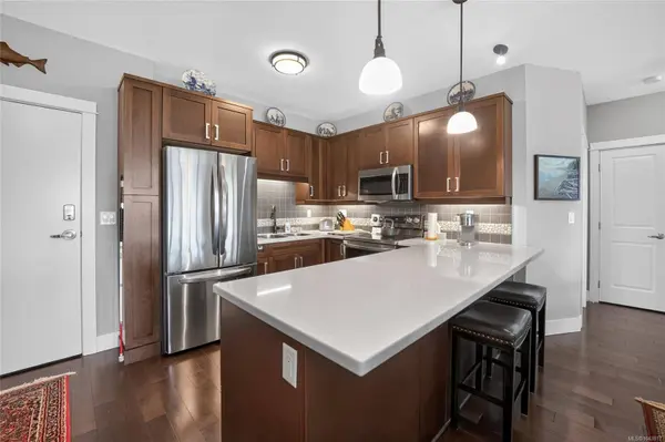 6310 McRobb Ave ##206, Nanaimo, BC V9V 1W8
