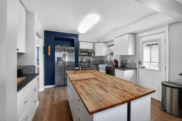 439 Stirling Ave, Nanaimo, BC V9R 4C3