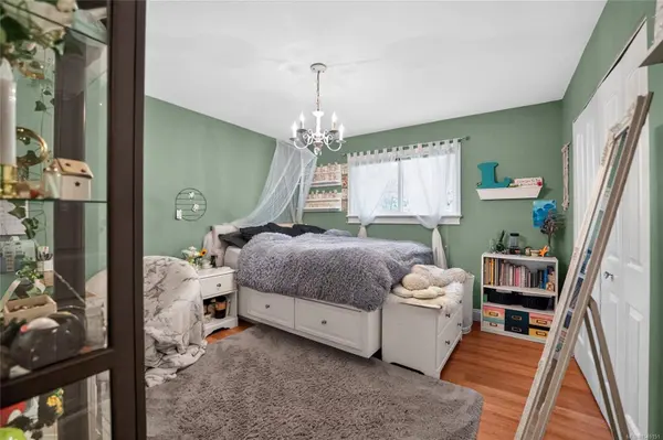 5236 Burnham Cres, Nanaimo, BC V9T 2H9