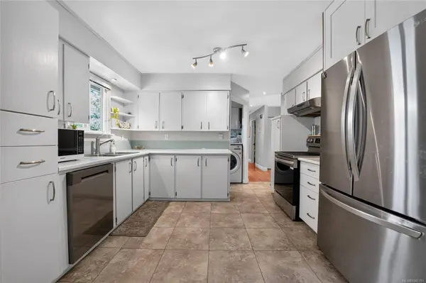 5236 Burnham Cres, Nanaimo, BC V9T 2H9