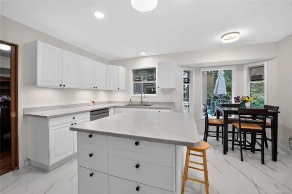5334 Georgiaview Cres, Nanaimo, BC V9T 5Z7