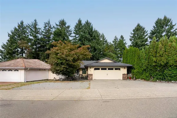 5334 Georgiaview Cres