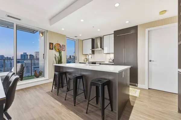 930 16 AVE SW #2402, Calgary, AB T2R 1C2