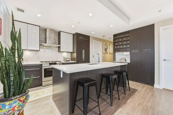 930 16 AVE SW #2402, Calgary, AB T2R 1C2