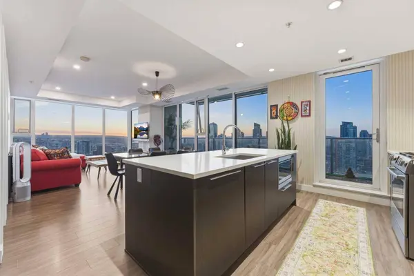 930 16 AVE SW #2402, Calgary, AB T2R 1C2