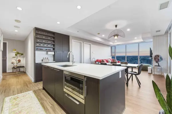 930 16 AVE SW #2402, Calgary, AB T2R 1C2