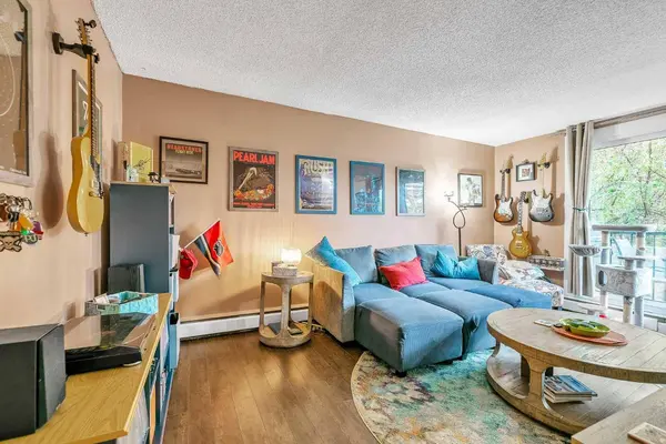 1703 11 AVE SW #22, Calgary, AB T3C 0N5