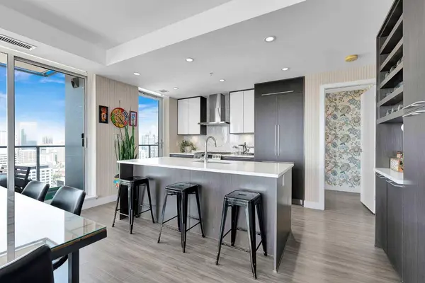 930 16 AVE SW #2402, Calgary, AB T2R 1C2