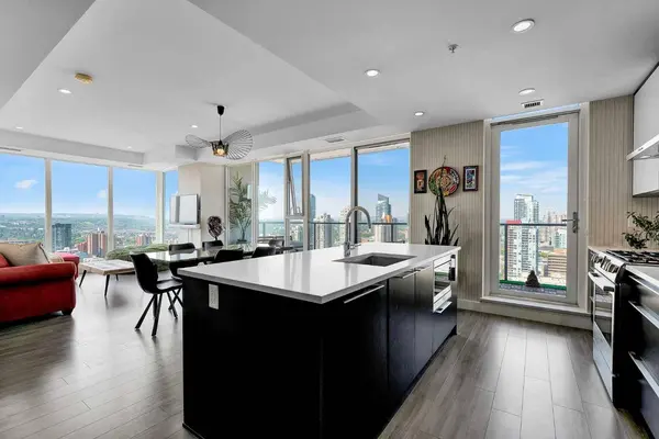 930 16 AVE SW #2402, Calgary, AB T2R 1C2
