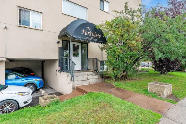 1703 11 AVE SW #22, Calgary, AB T3C 0N5