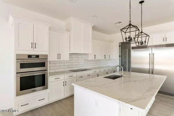 2083 W LINCOLN Court, San Tan Valley, AZ 85144