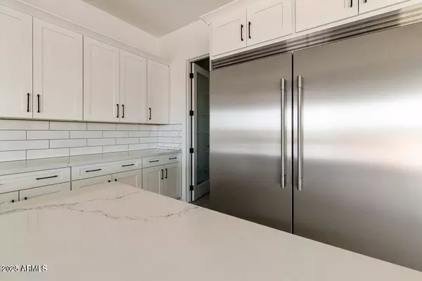 2083 W LINCOLN Court, San Tan Valley, AZ 85144