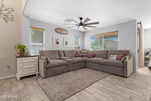 1741 E CARLA VISTA Drive, Gilbert, AZ 85295