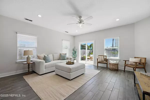 688 10TH AVE S, Jacksonville Beach, FL 32250