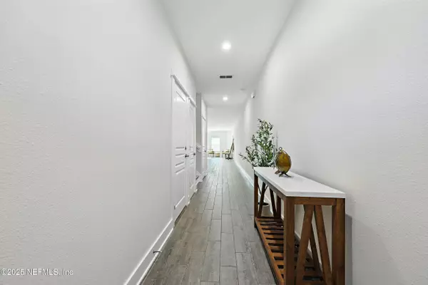 688 10TH AVE S, Jacksonville Beach, FL 32250