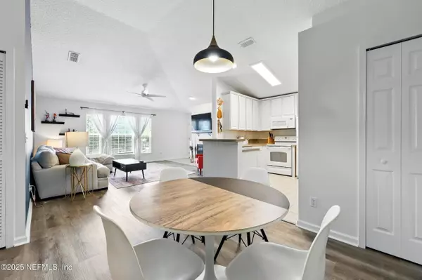 157 JARDIN DE MER PL #157, Jacksonville Beach, FL 32250