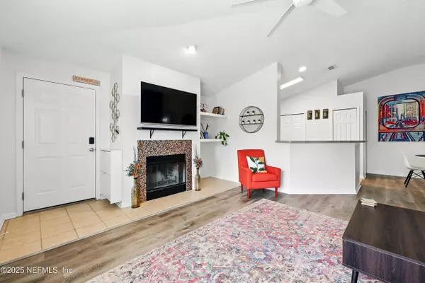 157 JARDIN DE MER PL #157, Jacksonville Beach, FL 32250