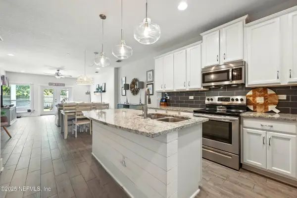 616 2ND AVE N, Jacksonville Beach, FL 32250