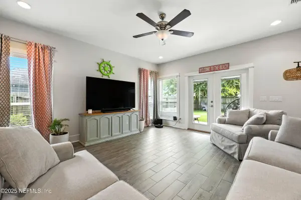 616 2ND AVE N, Jacksonville Beach, FL 32250