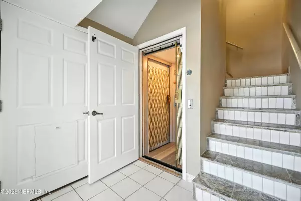 3331 LIGHTHOUSE POINT LN, Jacksonville, FL 32250