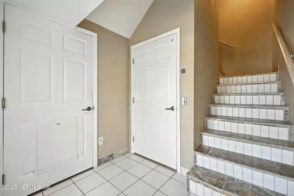 3331 LIGHTHOUSE POINT LN, Jacksonville, FL 32250