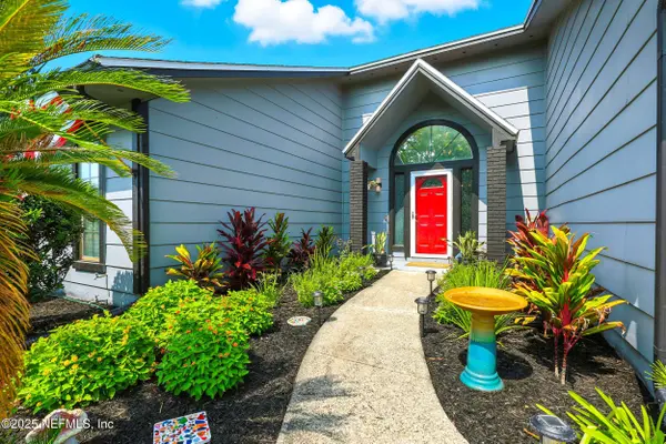 8462 SAND POINT DR W, Jacksonville, FL 32244