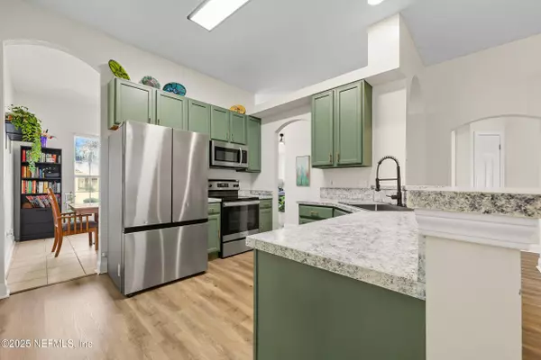 4529 MAINMAST LN, Jacksonville, FL 32277