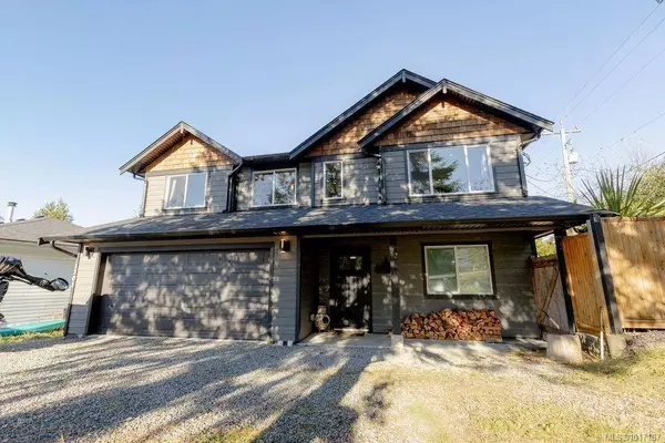 1301 Pine Rd, Ucluelet, BC V0R 3A0