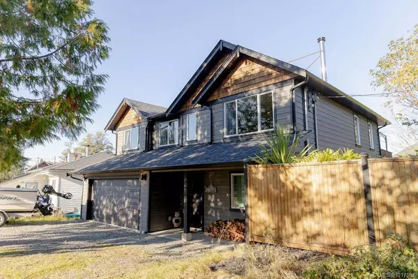 1301 Pine Rd, Ucluelet, BC V0R 3A0