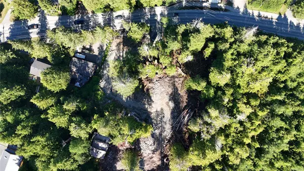 711 & 721 Campbell St, Tofino, BC V0R 0A4