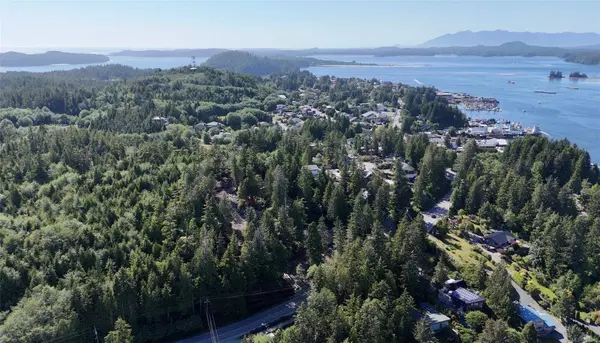 711 & 721 Campbell St, Tofino, BC V0R 0A4