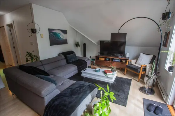 1228 Howard Dr, Tofino, BC V0R 2Z0