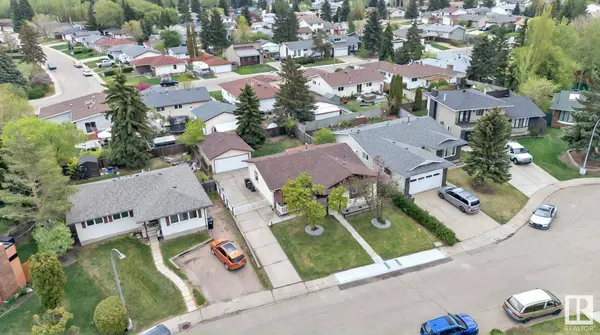 1157 75 ST NW, Edmonton, AB T6K 2S4
