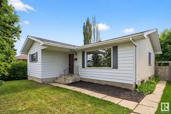 8719 40 AV NW, Edmonton, AB T6K 1G9