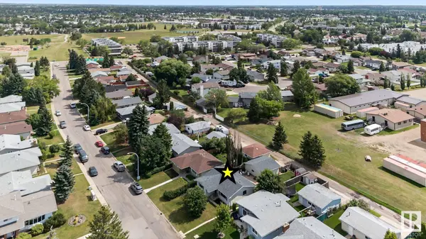 8719 40 AV NW, Edmonton, AB T6K 1G9