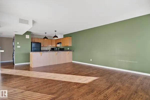 2529 30 AV NW, Edmonton, AB T5T 2A1