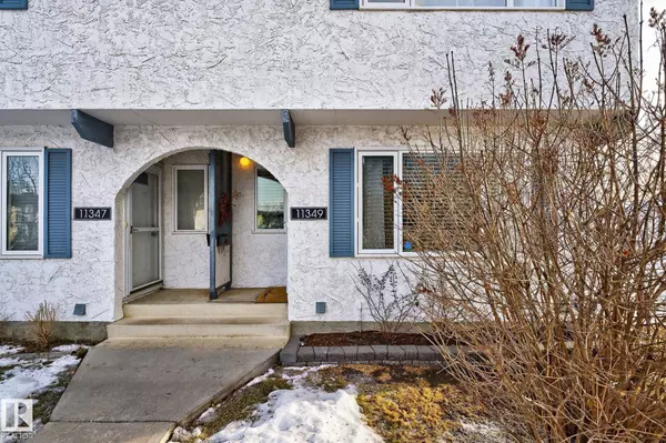 11349 22 AV NW, Edmonton, AB T6J 4V8