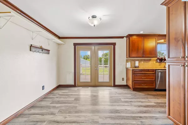 1116 W 27th, Kennewick, WA 99337