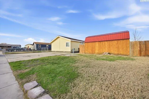 524 New Gate Dr, Prosser, WA 99350