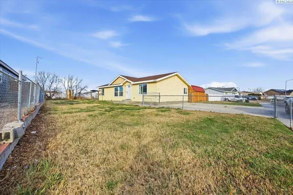 524 New Gate Dr, Prosser, WA 99350