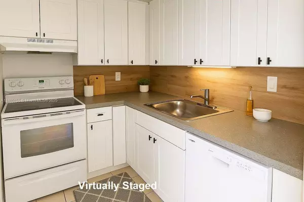 498 NW 165th St Rd #D-601, Miami, FL 33169